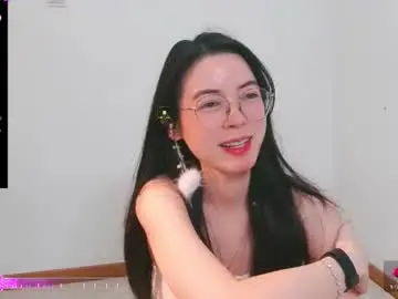 Chaturbate Live Sex Cam of happyluckyrose