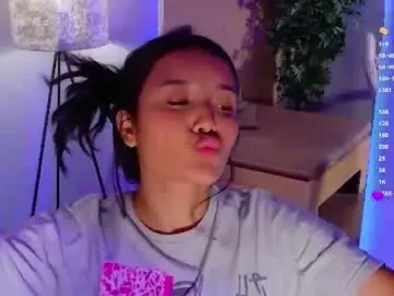 Chaturbate Live Sex Cam of hannahmonttgomery