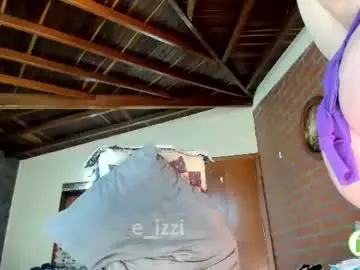 Chaturbate Live Sex Cam of little_izzi