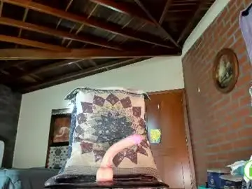 Chaturbate Watch Live Sex Cams of little_izzi