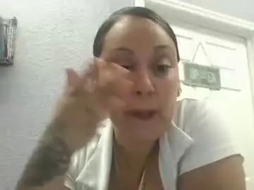 Chaturbate Best live sex cam show of nelismami91