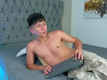 Chaturbate Live Sex of andyjustgame_