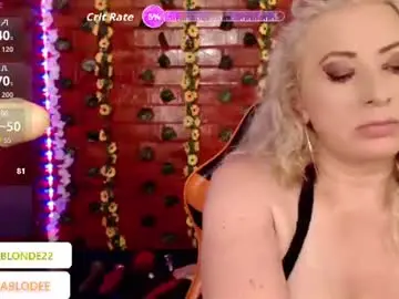 Chaturbate Live Sex Cam of sofiacurvy45