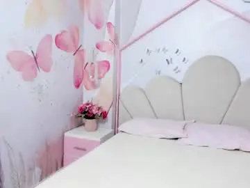 Chaturbate Live Porn of millieskinny18