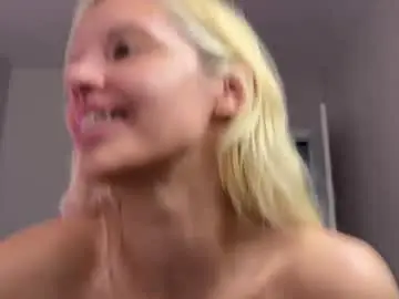 Chaturbate Free Live Porn of lesi_moonie