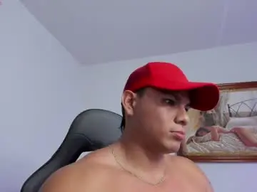 Chaturbate Live Sex Cam of roy__constance