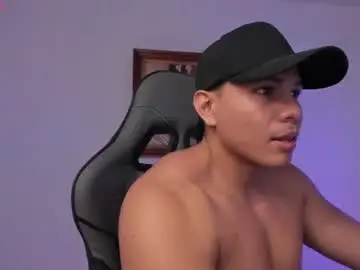 Chaturbate Live Sex of roy__constance