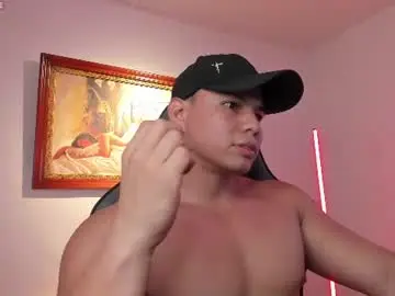 Chaturbate Live Sex Cam of roy__constance