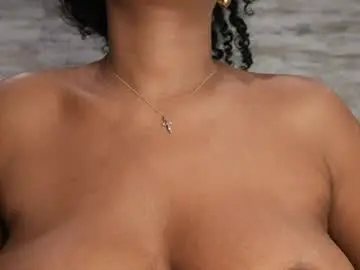 Chaturbate Live Sex Cam of naomixjones1