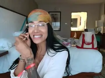 Chaturbate Best live sex cam show of sweetlaurasaenz