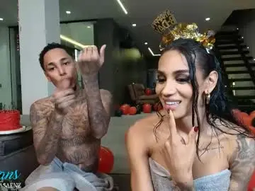 Chaturbate Live Sex Cam of sweetlaurasaenz