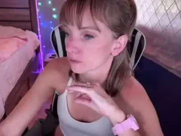 Chaturbate Live Sex Cam of ajmiller25
