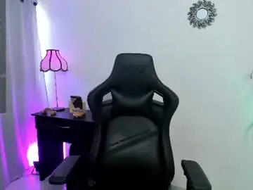 Chaturbate Best live sex cam show of emmax_x