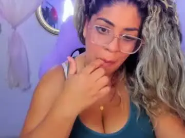 Chaturbate Best live sex cam show of latinamav22