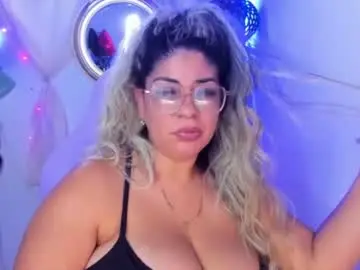 Chaturbate Best live sex cam show of latinamav22