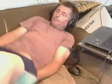Chaturbate Live Sex Cam of toyboy5546