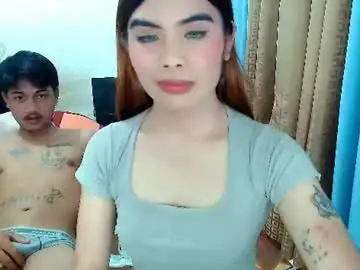 Chaturbate Live Sex Cam of mikhayla_and_zeus_room