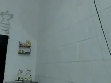 Chaturbate Live Sex Cam of sexynova_93
