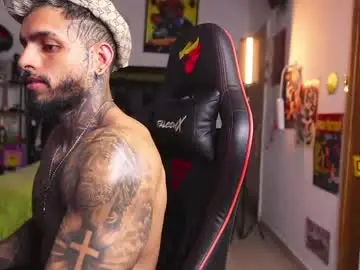 Chaturbate Live Sex Cam of logan_hugh8