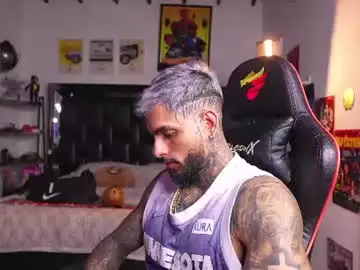 Chaturbate Live Sex Cam of logan_hugh8