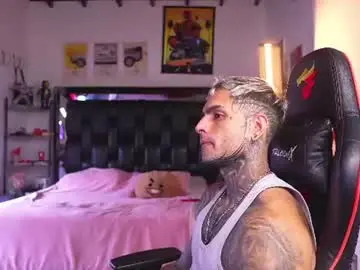 Chaturbate Best live sex cam show of logan_hugh8