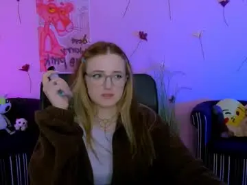 Chaturbate Live Sex Cam of luna_berryy
