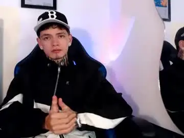 Chaturbate Live Sex Cam of dann_brown