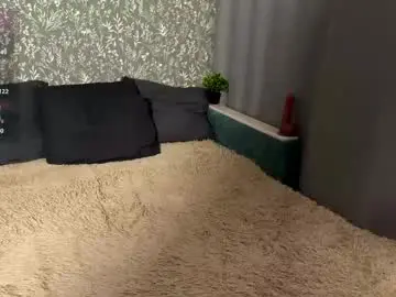 Chaturbate Live Sex Cam of diniyeezya