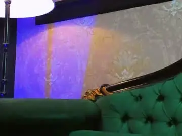 Chaturbate Live Sex Cam of aless_king