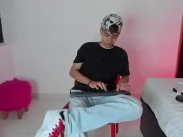 Chaturbate Live Sex of ethan__carter