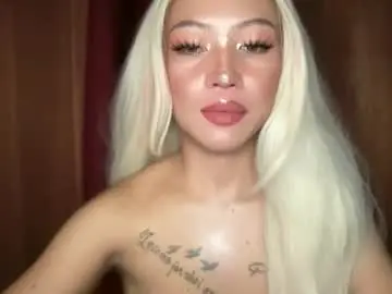 Chaturbate Live Sex of oliviaxxmore69