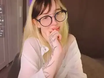 Chaturbate Live Sex of nerdy_freyua