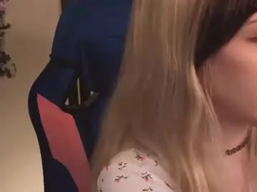 Chaturbate Free Porn Cam of nerdy_freyua
