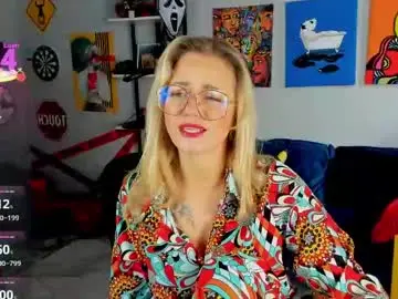 Chaturbate Live Sex Cam of whitneypunnch