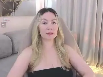 Chaturbate Sex Cam of ellesoft1