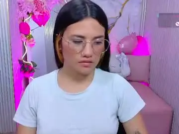 Chaturbate Live Sex Cam of chiara_tay