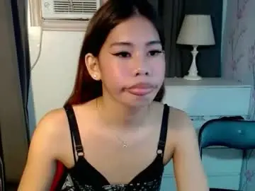 Chaturbate Live Sex Cam of heavenly_kylene