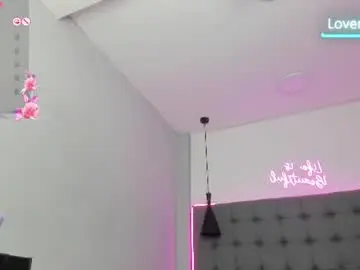 Chaturbate Free Porn Cam of scarletcherry18