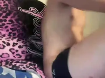 Chaturbate Free Live Porn of tommygunzsolo