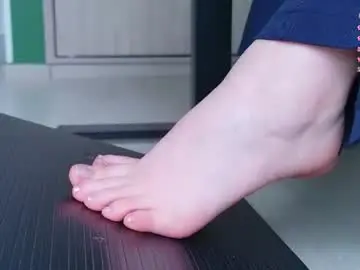 Chaturbate Best live sex cam show of feetbeth26