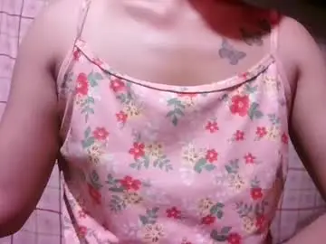 Chaturbate Live Sex Cam of pinay_janella10
