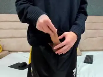 Chaturbate Live Sex Cam of thiagos19
