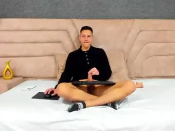 Chaturbate Live Sex Cam of thiagos19