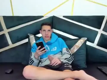 Chaturbate Live Sex Cam of thiagos19