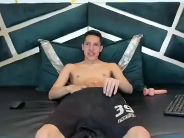 Chaturbate Live Sex Cam of thiagos19