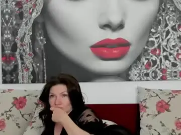 Chaturbate Nude Webcam of illegalbeauty87