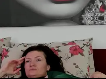 Chaturbate Nude Webcam of illegalbeauty87