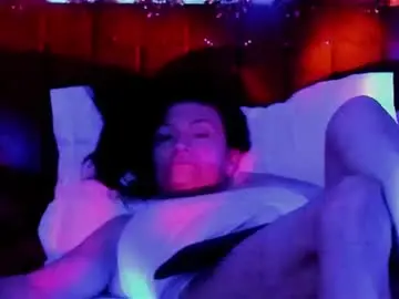 Chaturbate Live Sex of illegalbeauty87