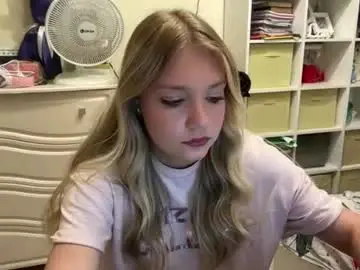 Chaturbate Best live sex cam show of maisiehtwe