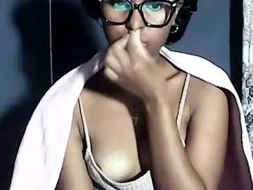 Chaturbate Nude Webcam of ellah245